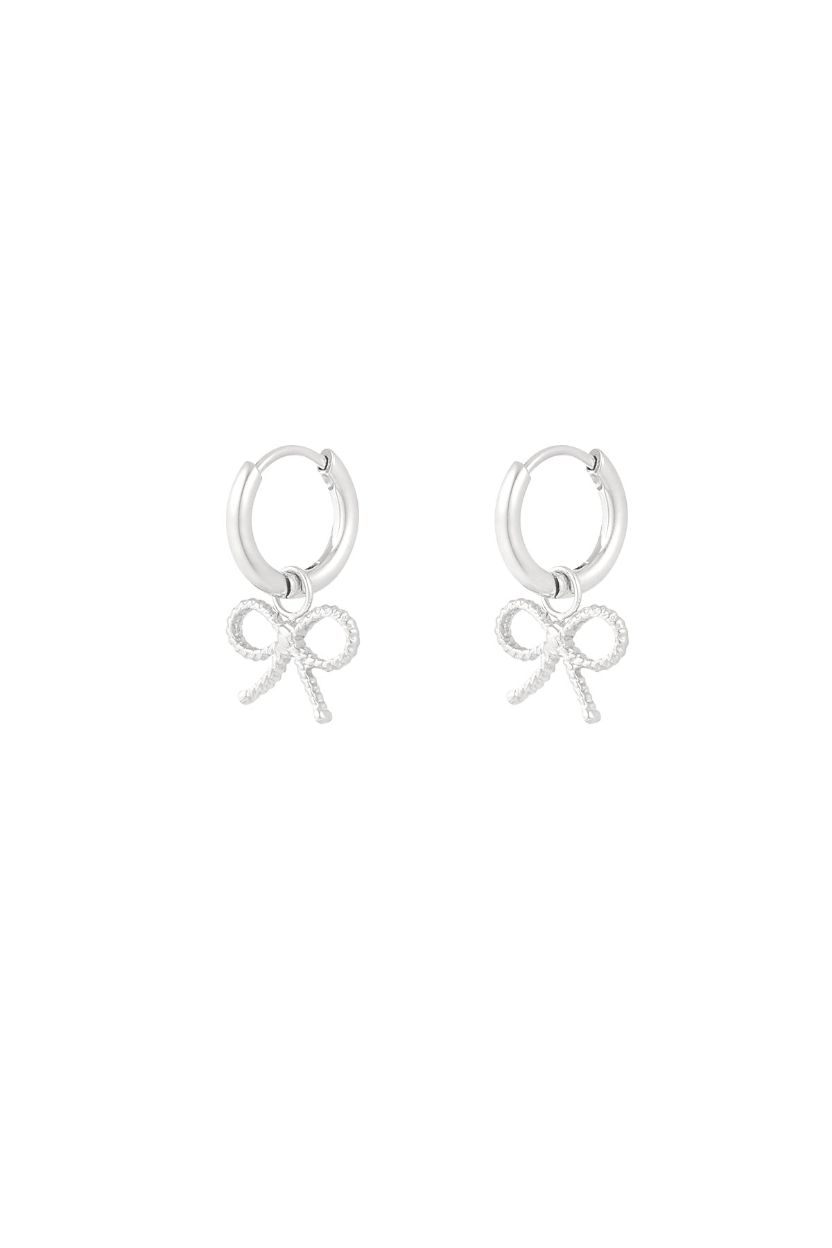 Bow oorbellen zilver