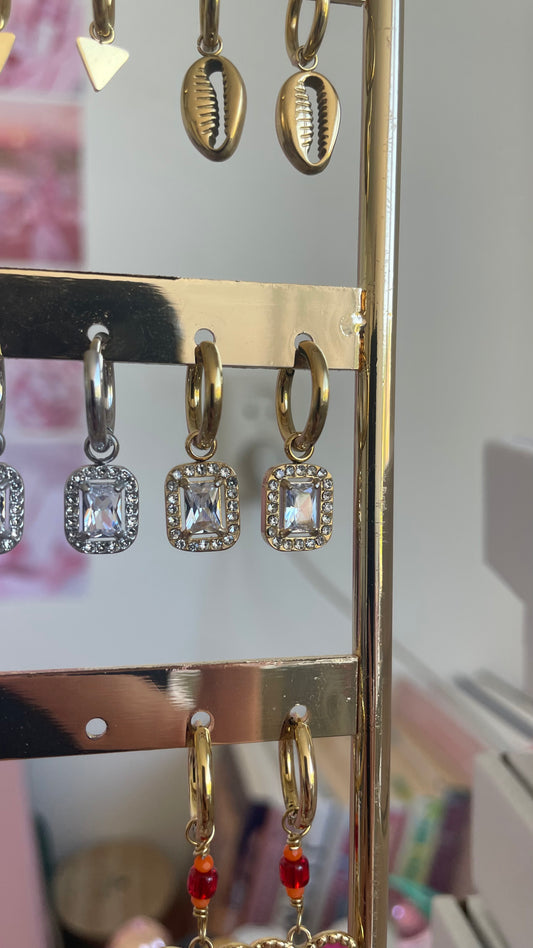 Diamant oorbellen vierkant goud