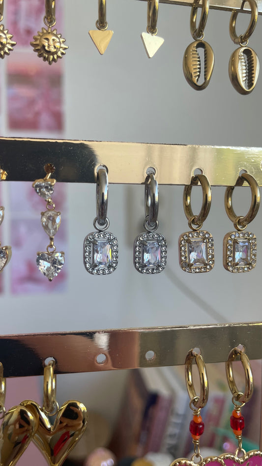 Diamant oorbellen vierkant zilver
