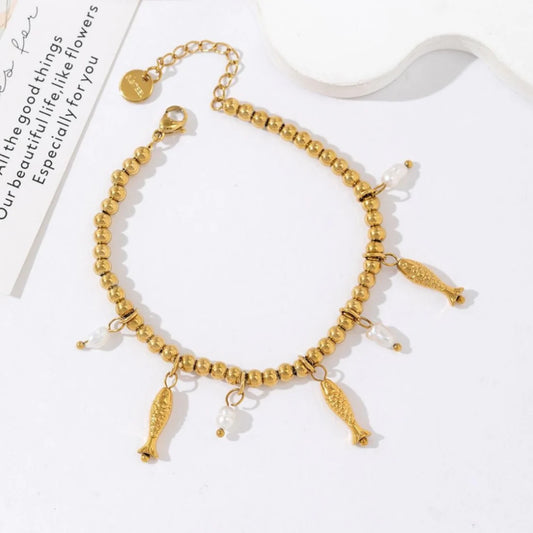Fishy pearl armband goud